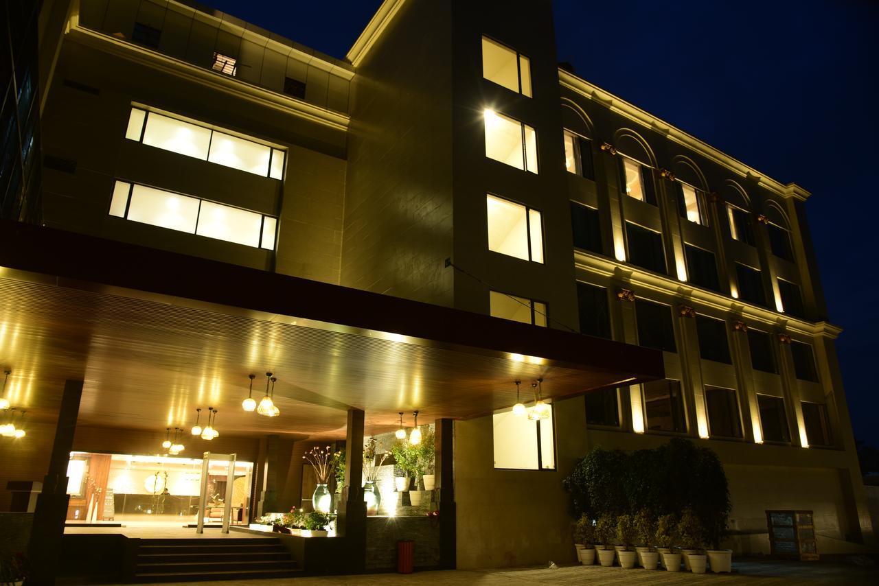 Lemon Tree Hotel Siliguri Extérieur photo